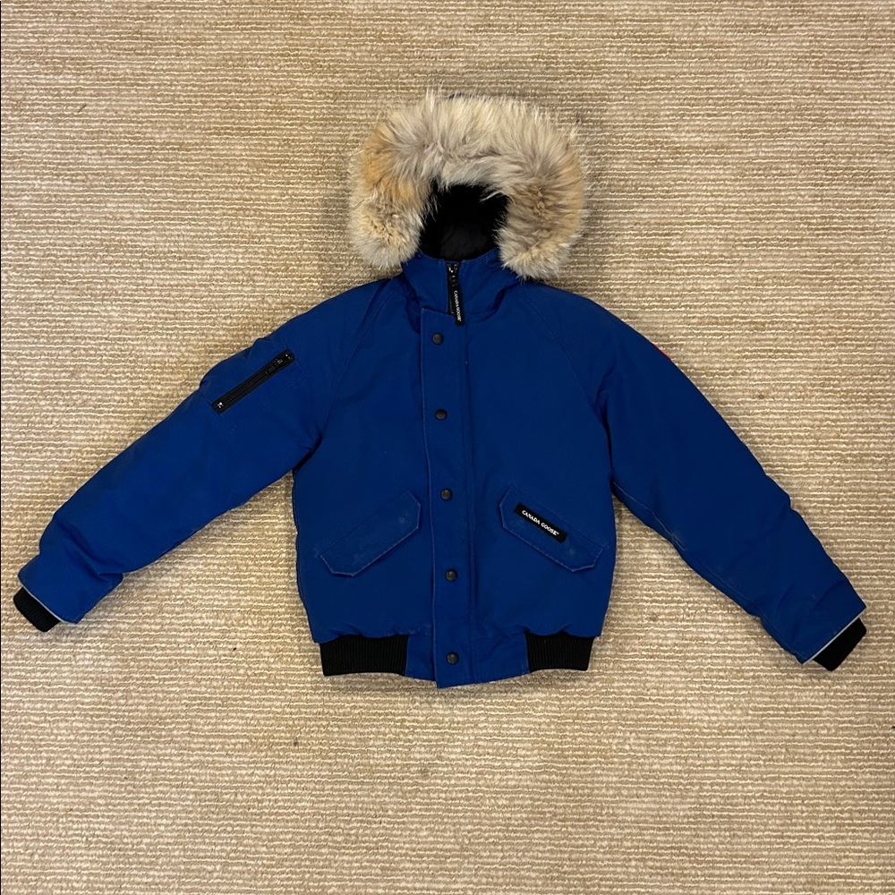 Canada Goose Kids Chilliwack Bomber Coat with Removable Fur Trim, size M 9/10